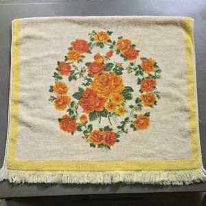 Vintage Fashion Manor Towel